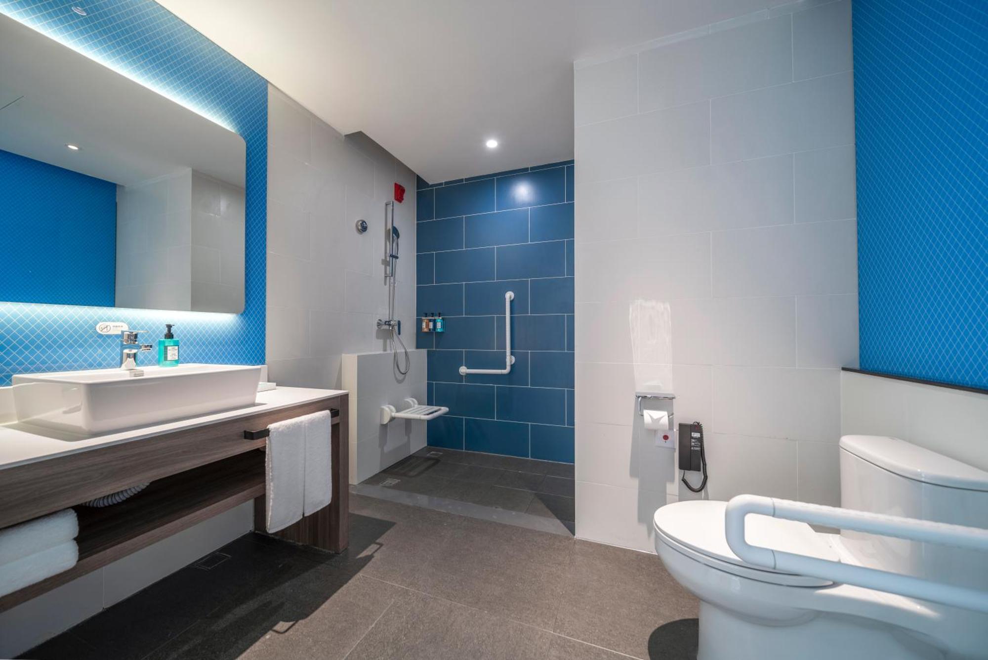 Holiday Inn Express Zhuhai Gongbei By Ihg Exterior foto